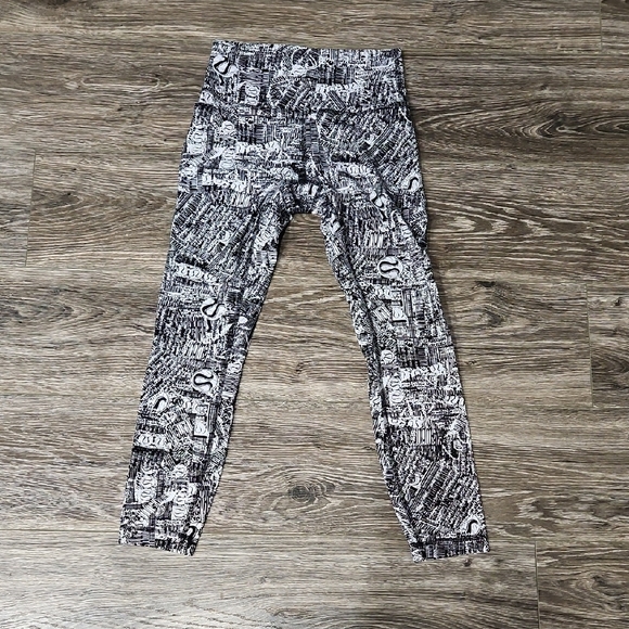 lululemon athletica Pants - NWOT Lululemon print leggings